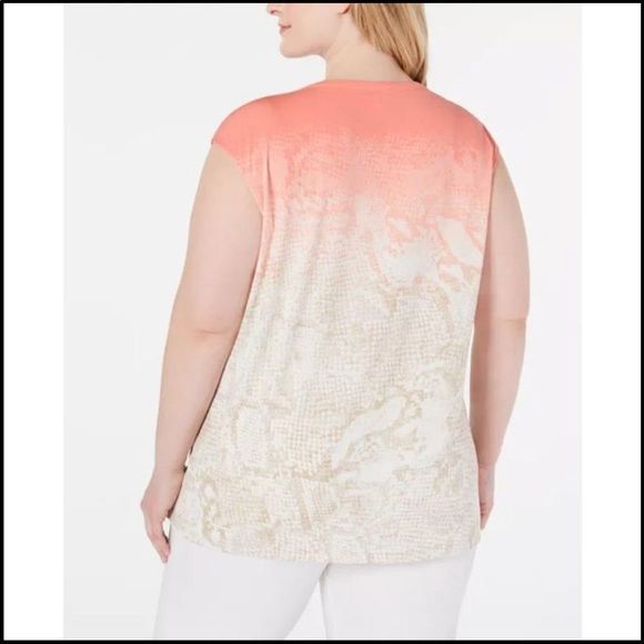 Calvin Klein  - Picture 2 of 3